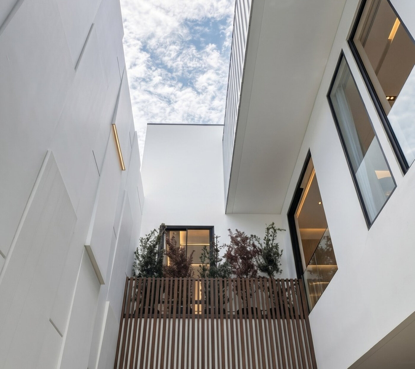 IC House — view 7