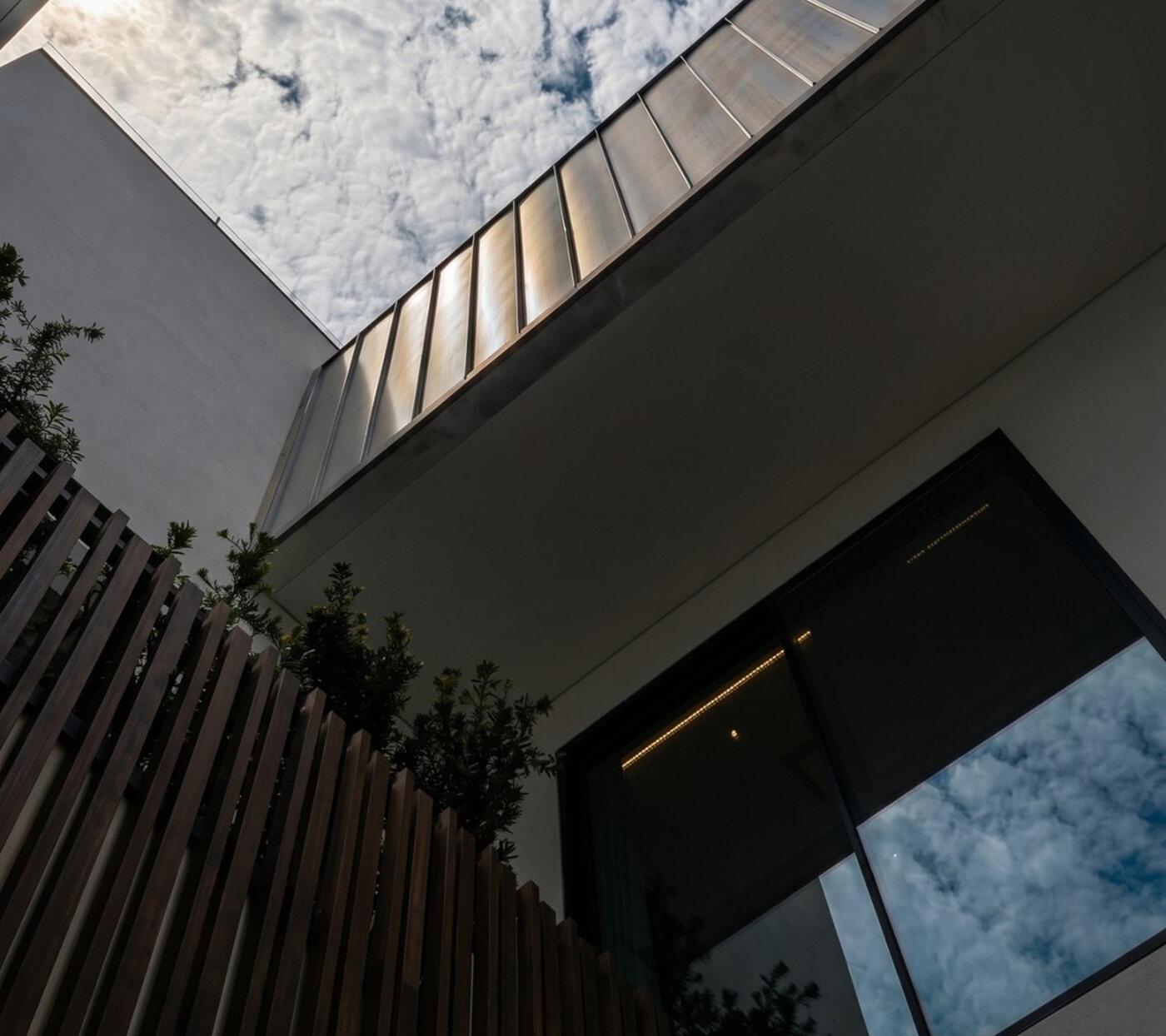 IC House — view 6